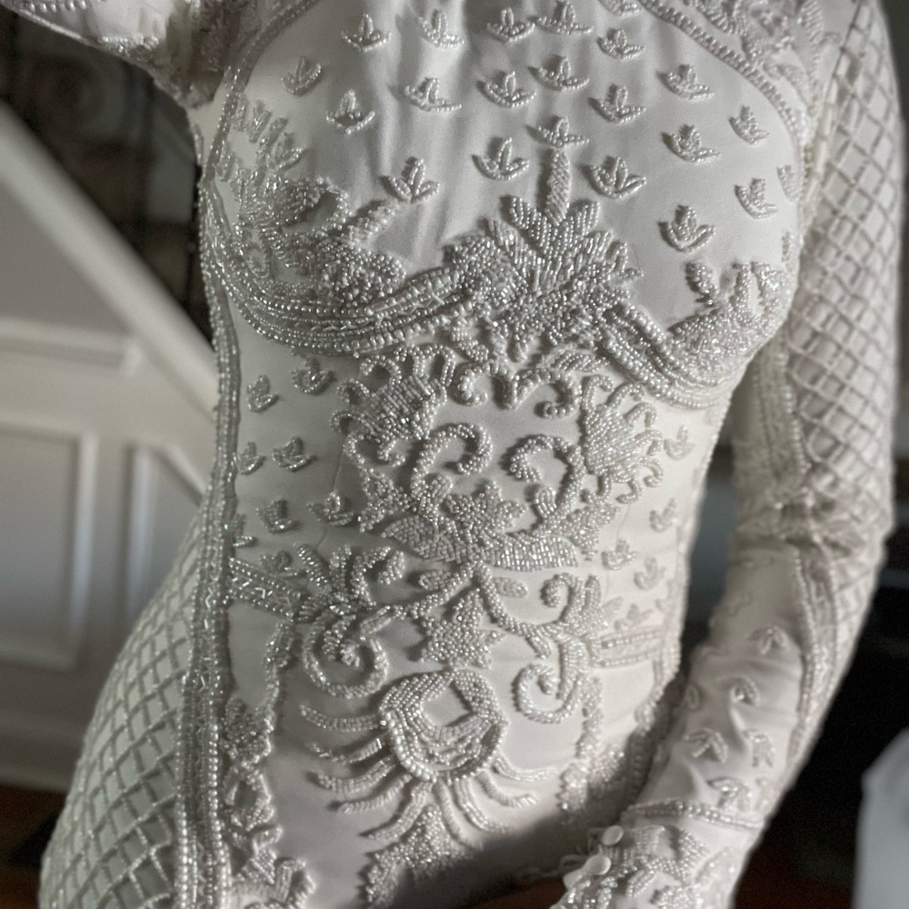 New Pic & Video added*** Zian Couture custom made wedding dress. - Picture 8 of 12